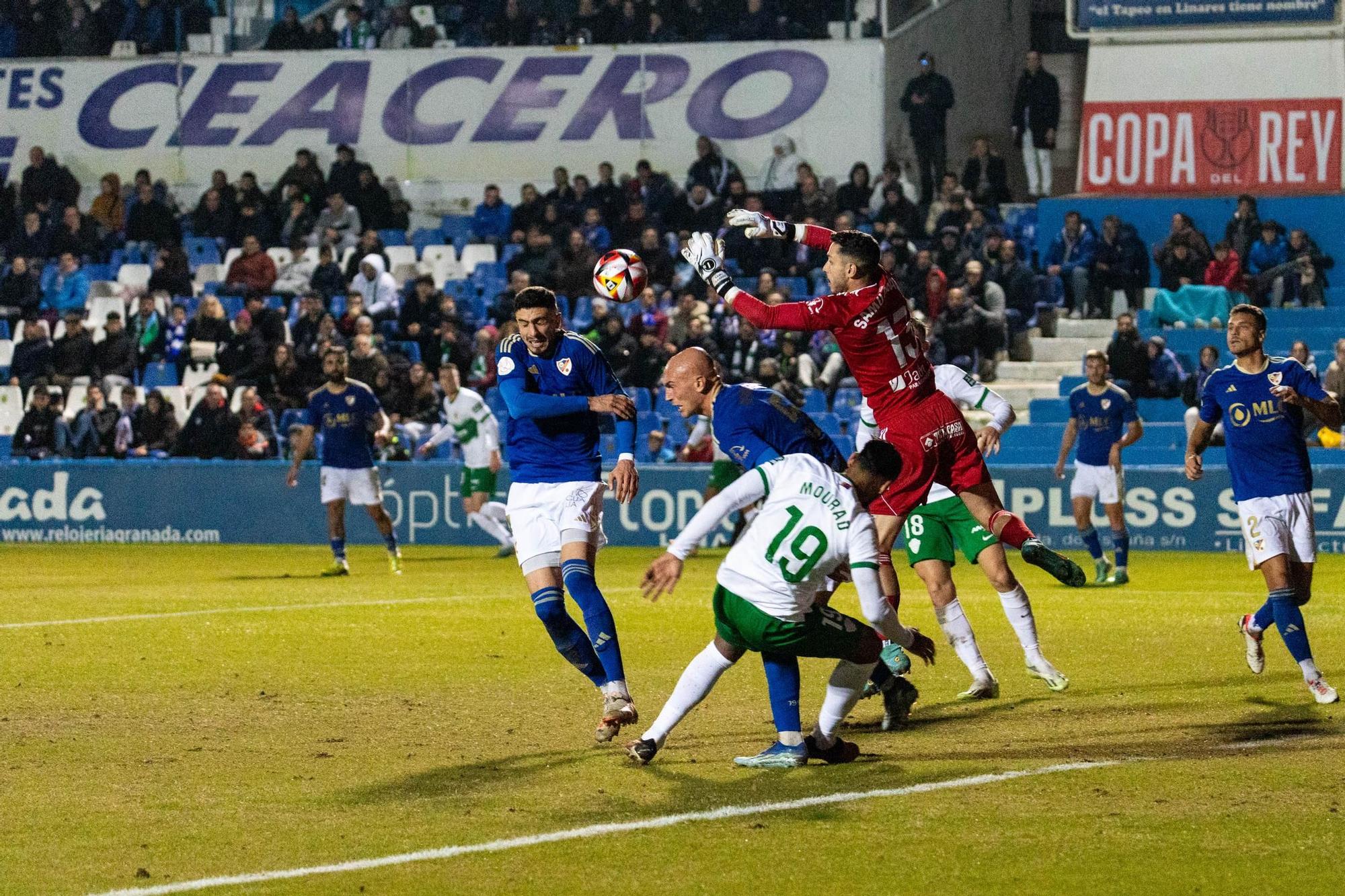 Linares - Elche: las imágenes del partido