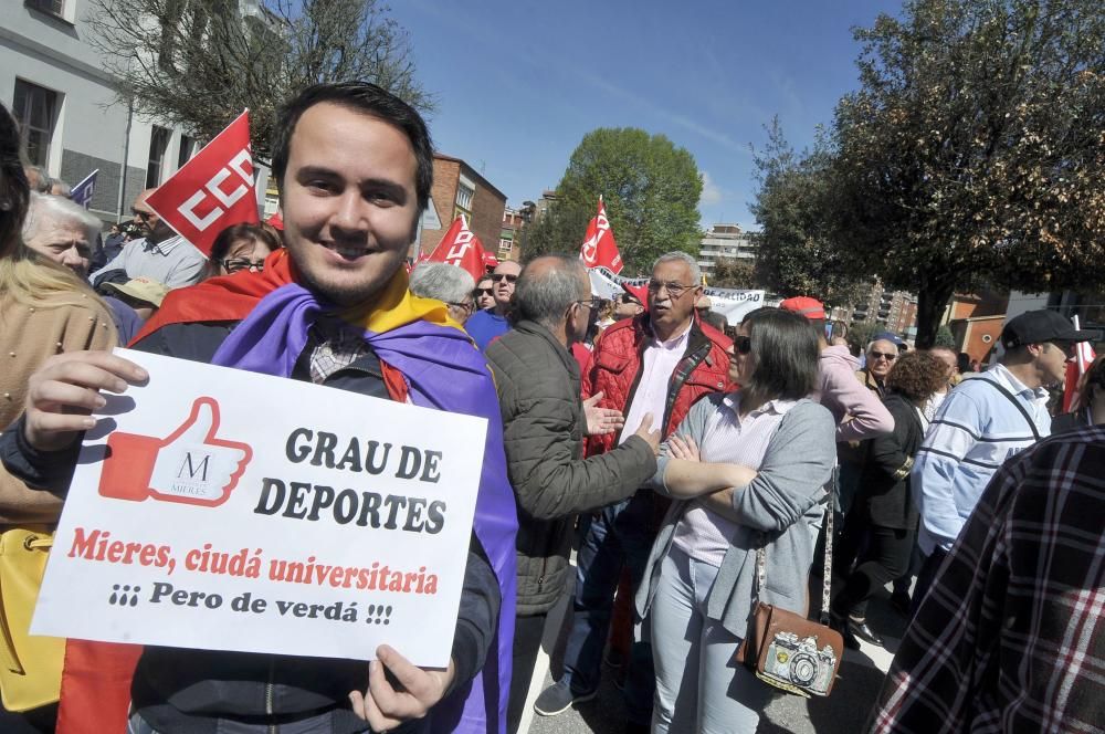 1 de mayo: Miles de personas se manifiestan en Asturias para reivindicar mejoras laborales