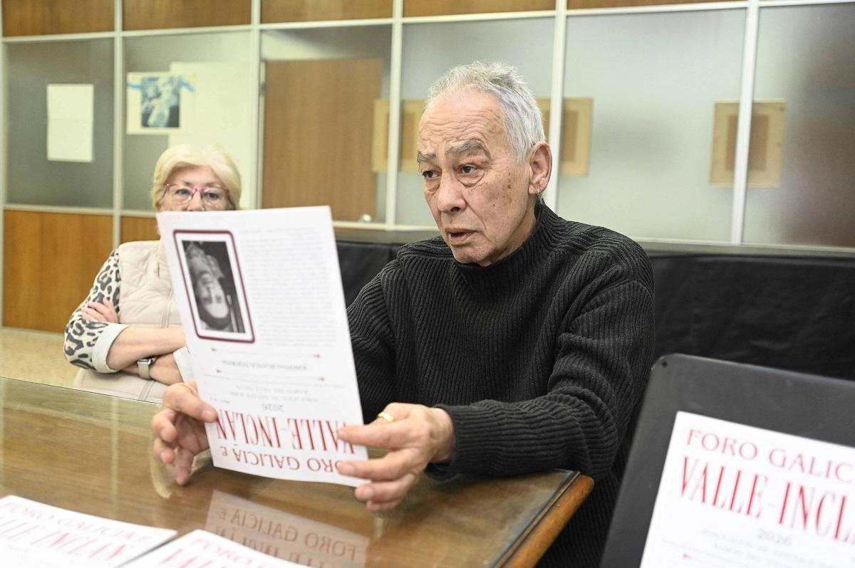 El profesor e investigador Joaquín del Valle-Inclán Alsina, durante la presentación del monográfico sobre su abuela Josefina Blanco.