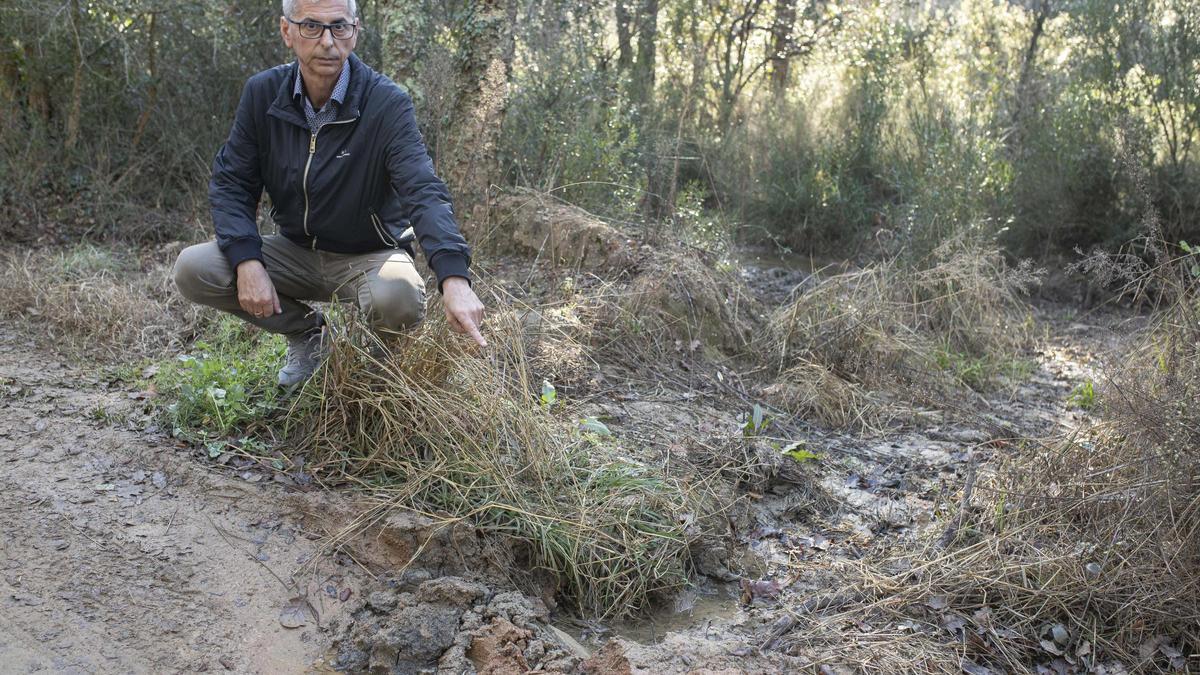 Galeria d'imatges: Veïns de Vidreres denuncien fuites d’aigua a les canonades en plena sequera