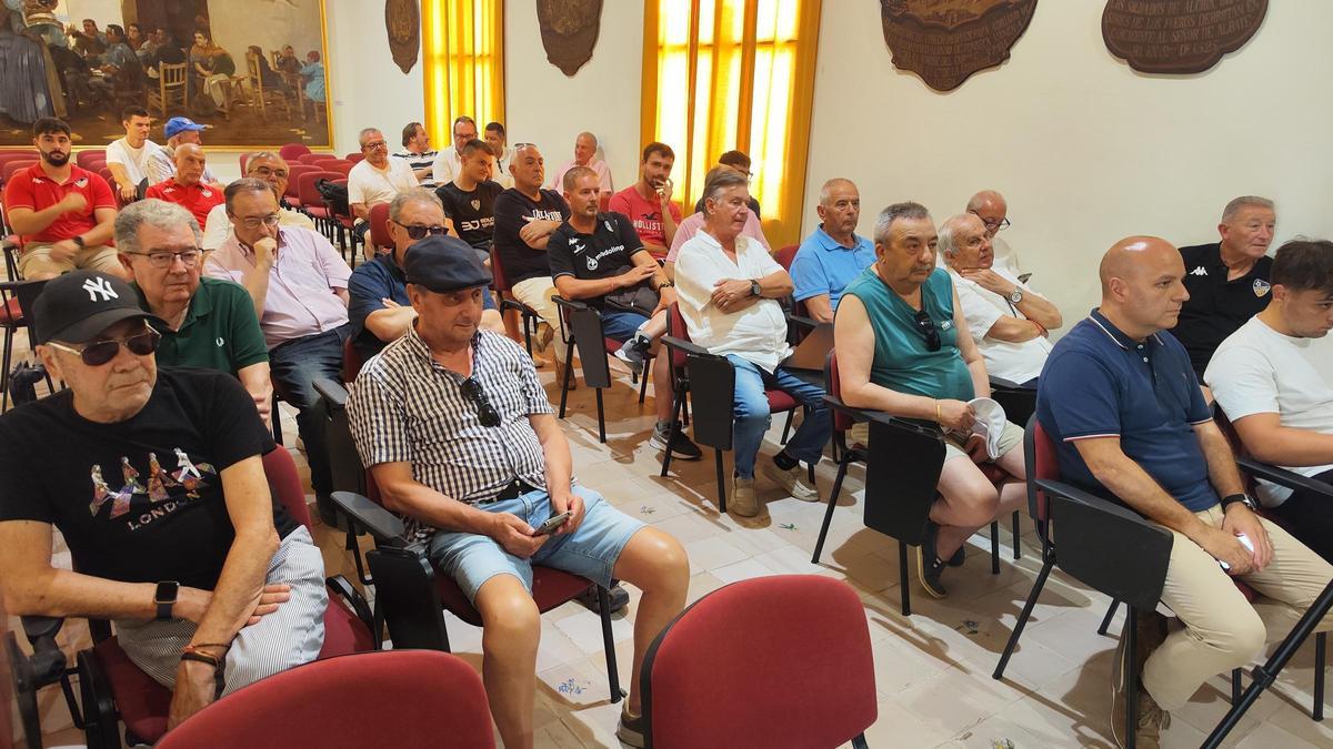 Aficionados y personas vinculadas al club en el acto celebrado este martes en el MUMA.