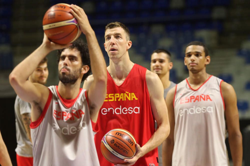 El equipo nacional aterrizó en Málaga al mediodía y por la tarde se entrenó en el Martín Carpena, con el flamante debutante Alberto Díaz y una gran representación del básket malagueño