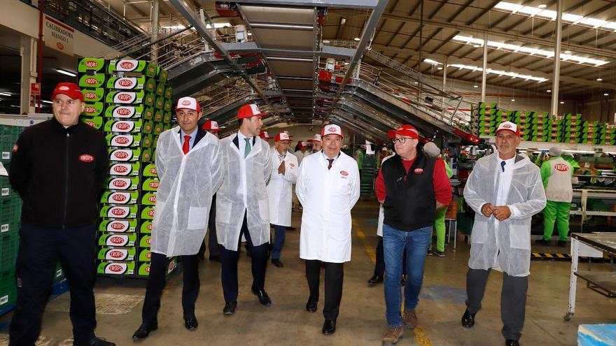 El ministro Luis Planas visita las instalaciones de Trops y destaca su compromiso con la innovación