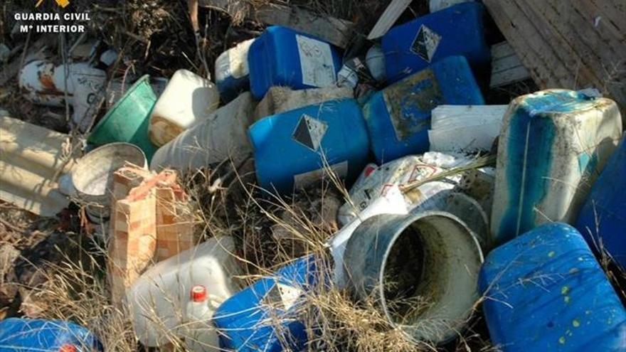 Tres investigados por verter residuos peligrosos junto al agua potable