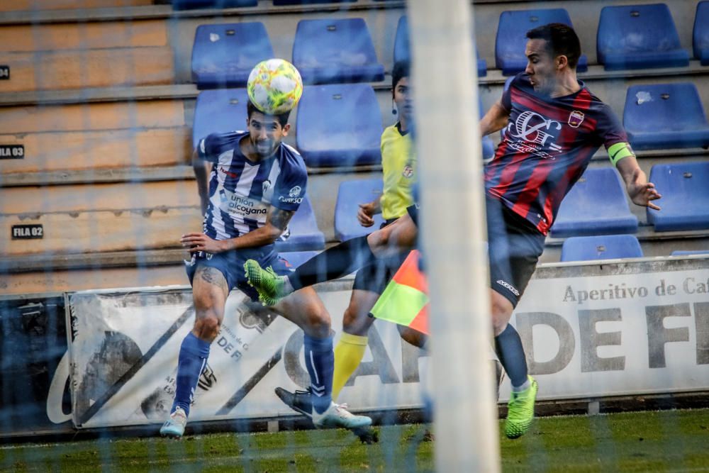 El Alcoyano se ha impuesto al Eldense (2-0) y ha aumentado a 9 puntos la diferencia con el Intercity.