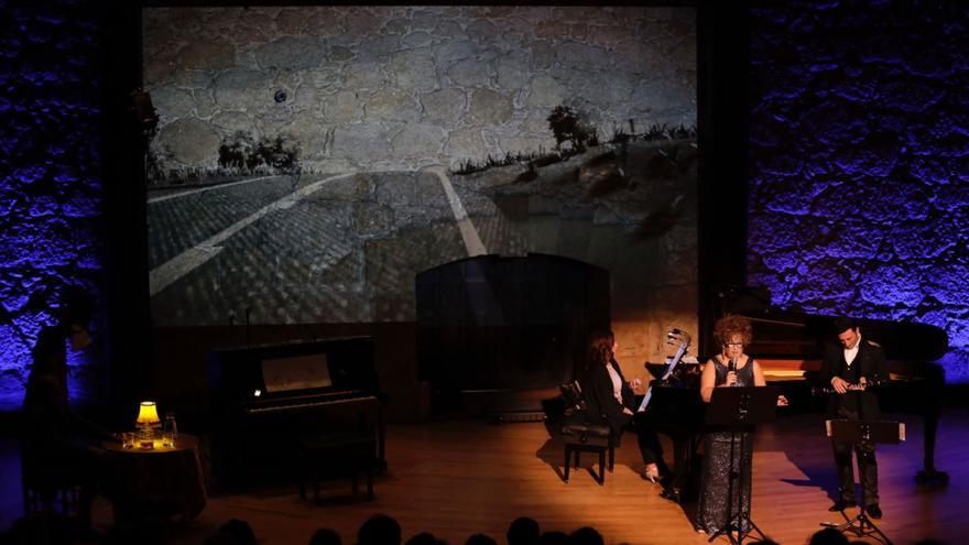 Irene Alfageme, Marina Pardo y Angelo Montanaro, ayer, en el Auditorio. | Fernando Rodríguez