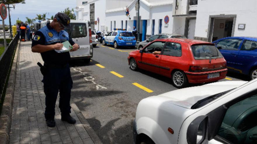 Las multas a 85.000 canarios pueden anularse por un error en la notificación