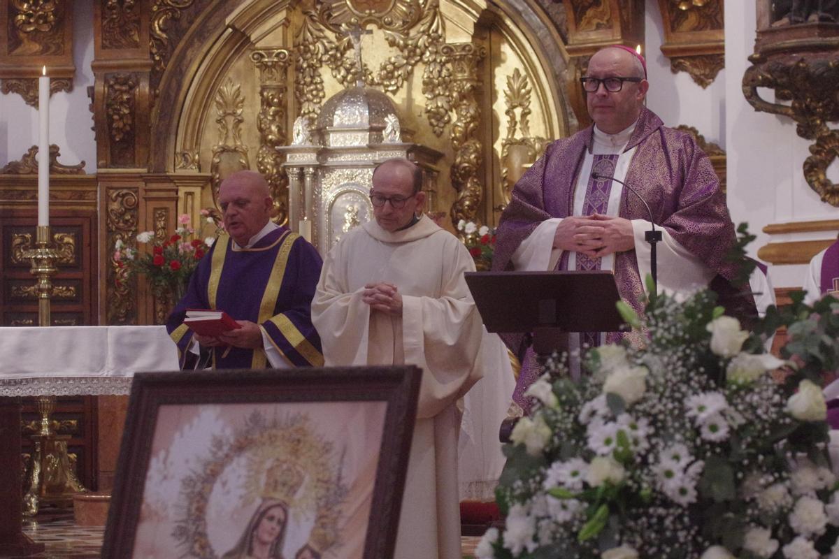 El funeral del sacerdote Manuel Ángel Santiago, en imágenes El funeral del sacerdote Manuel Ángel Santiago, en imágenes