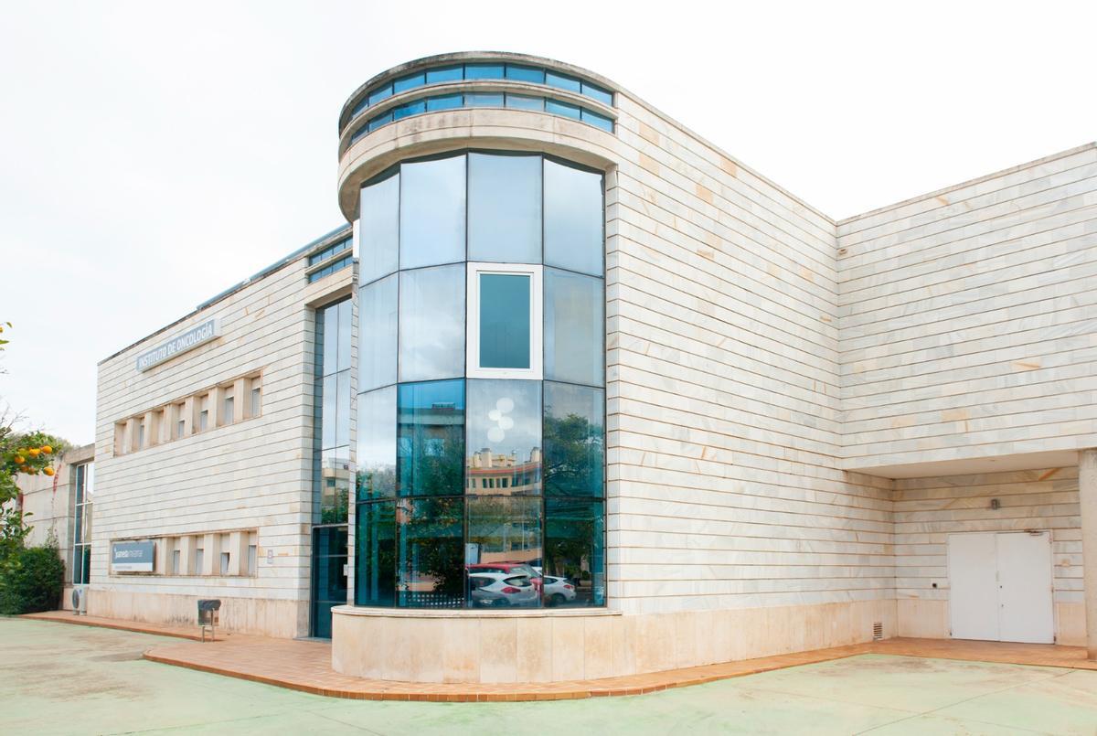 Fachada del Instituto de Oncología del Hospital Juaneda Miramar.