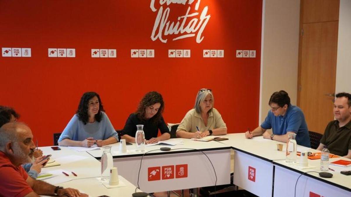 El PSIB-PSOE se ha reunido con la comunidad educativa y entidades en defensa de la lengua