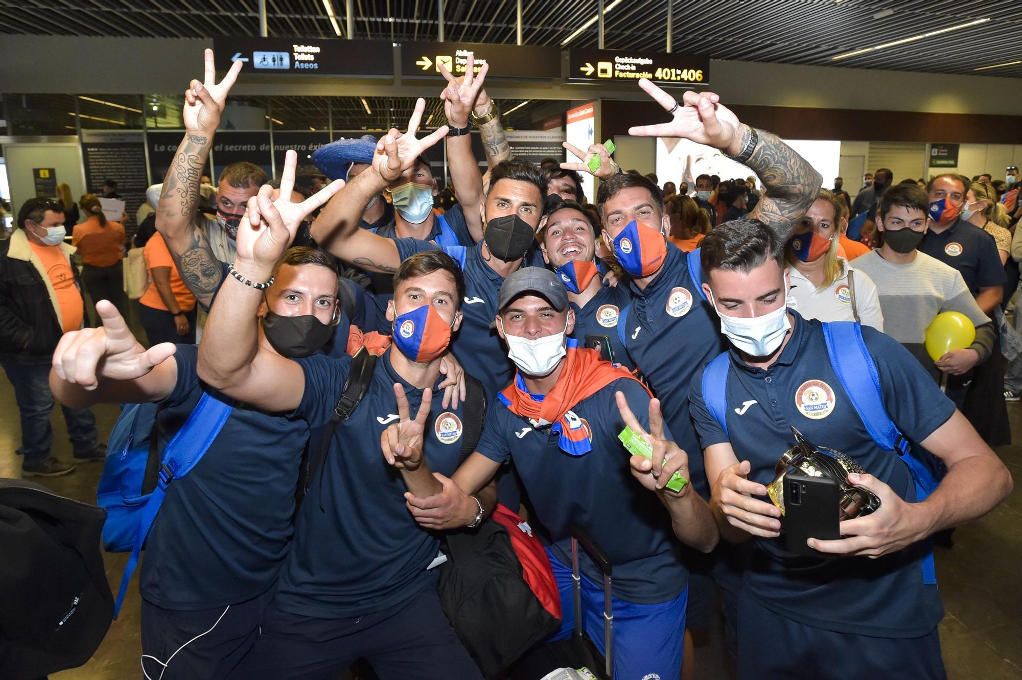 Llegada del Panadería Pulido San Mateo tras el ascenso