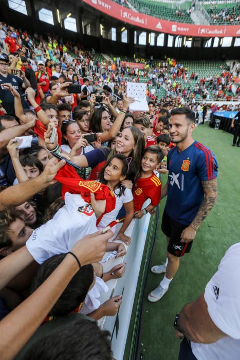 Los de Luis Enrique se ejercitan en el campo del Elche para preparar el enfrentamiento contra Croacia