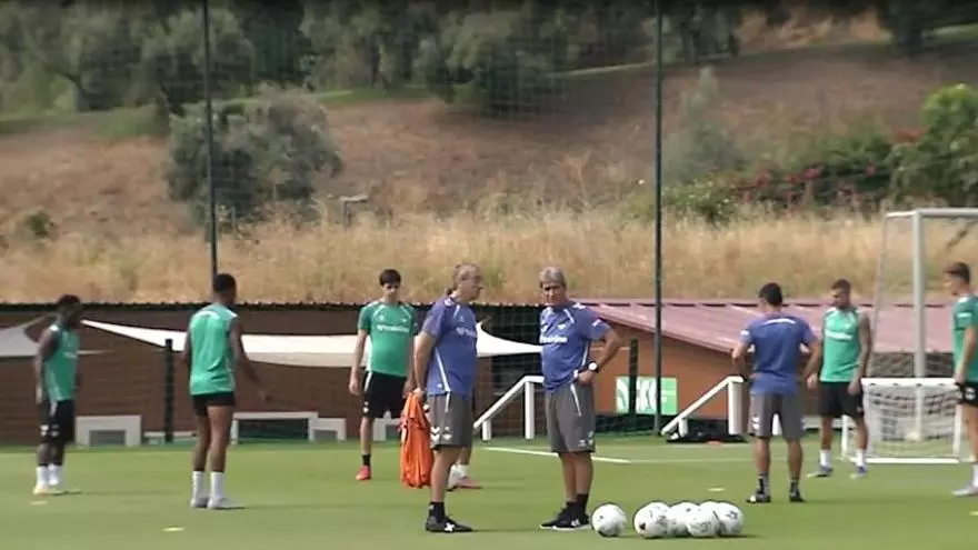 El Betis se entrena después de los incidentes durante su amistoso contra el Como