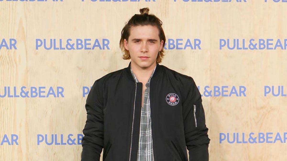 Brooklyn Beckham llegó, posó y se fue