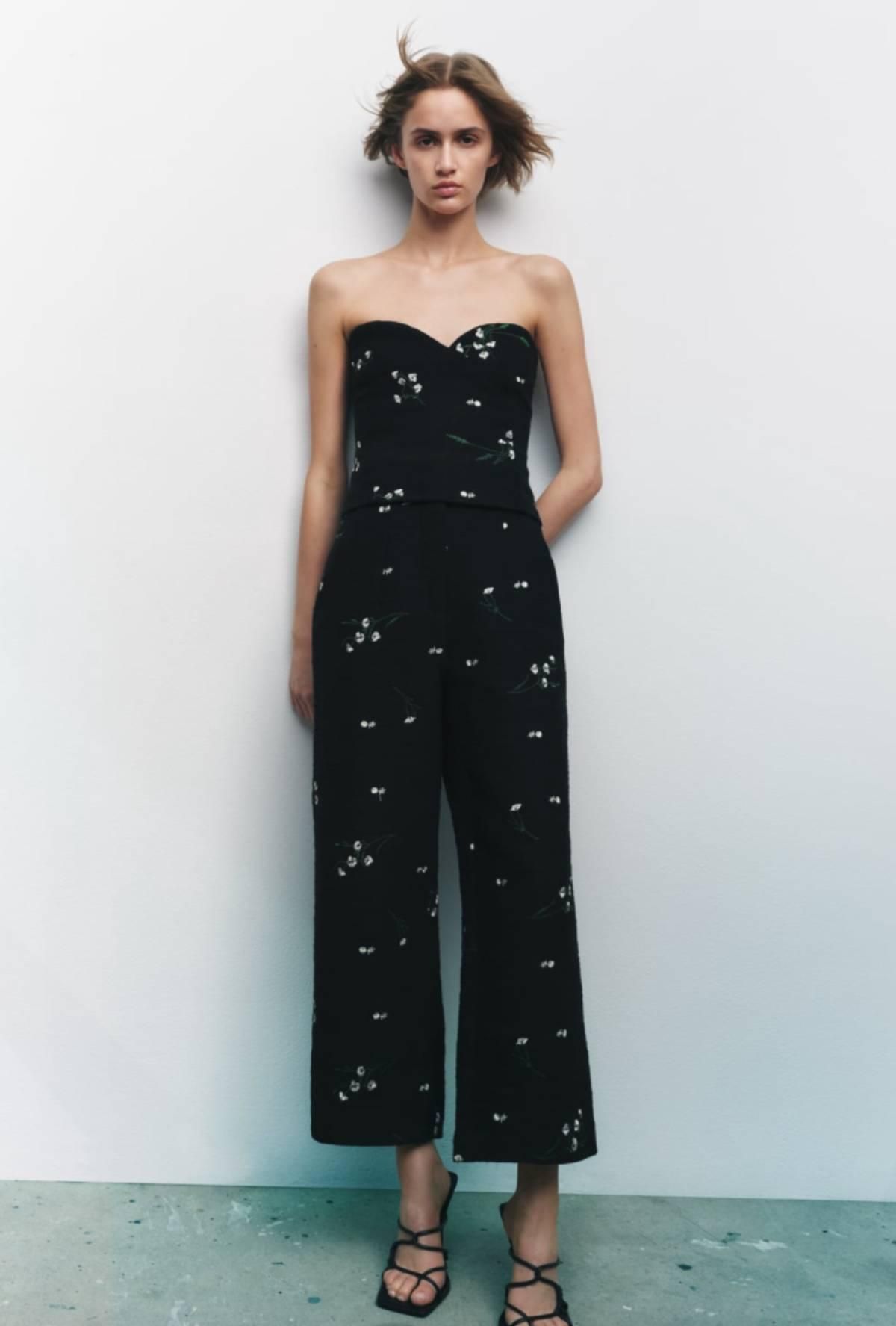 Conjunto formado por top y pantalón de Zara