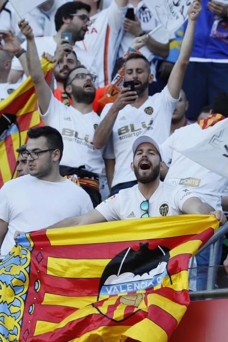 Valencianistas en las gradas del Benito Villamarín