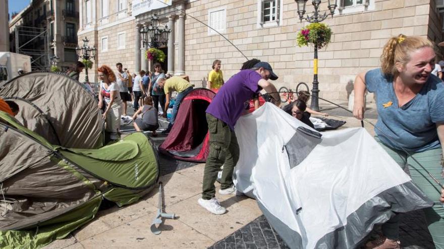 La acampada en la plaza Sant Jaume