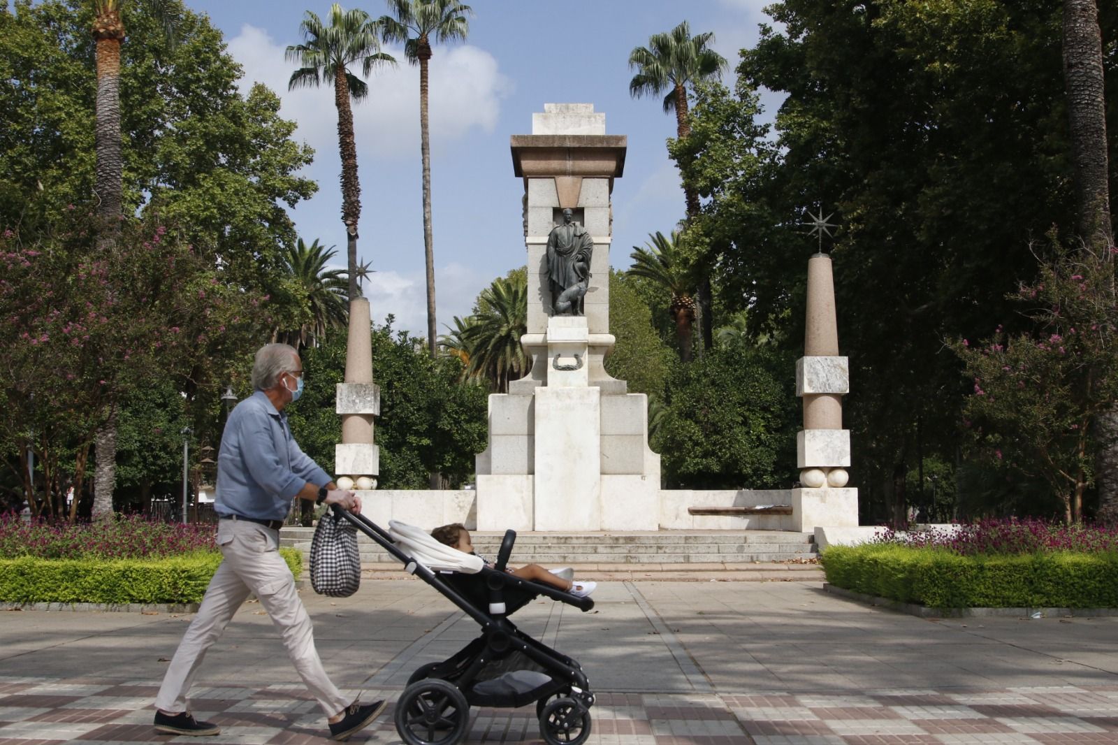 Paseo gráfico por las estatuas de Córdoba