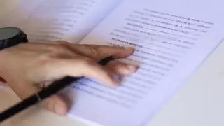 El euríbor sigue bajando con fuerza pero el alivio para los hipotecados comienza a moderarse