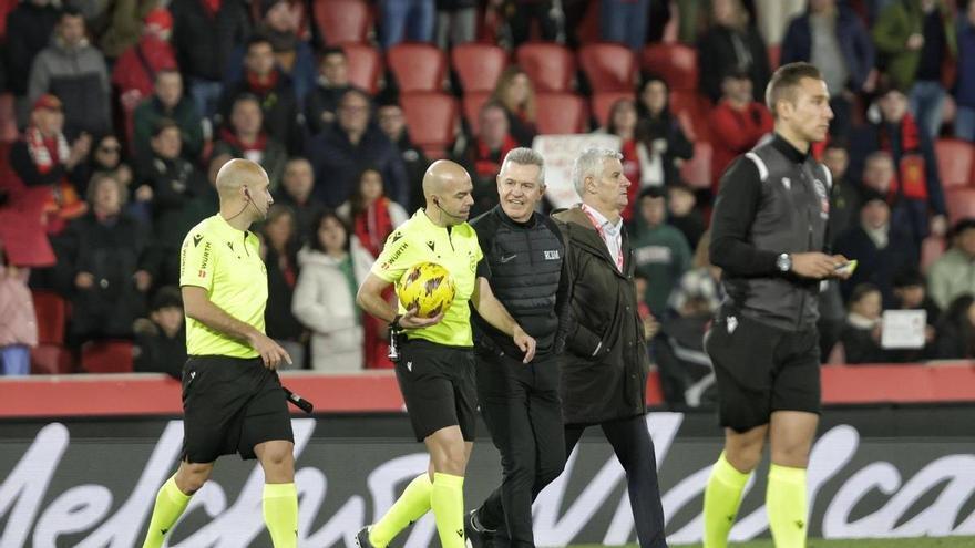 Javier Aguirre: &quot;La expulsión de Raíllo lo ha condicionado todo&quot;