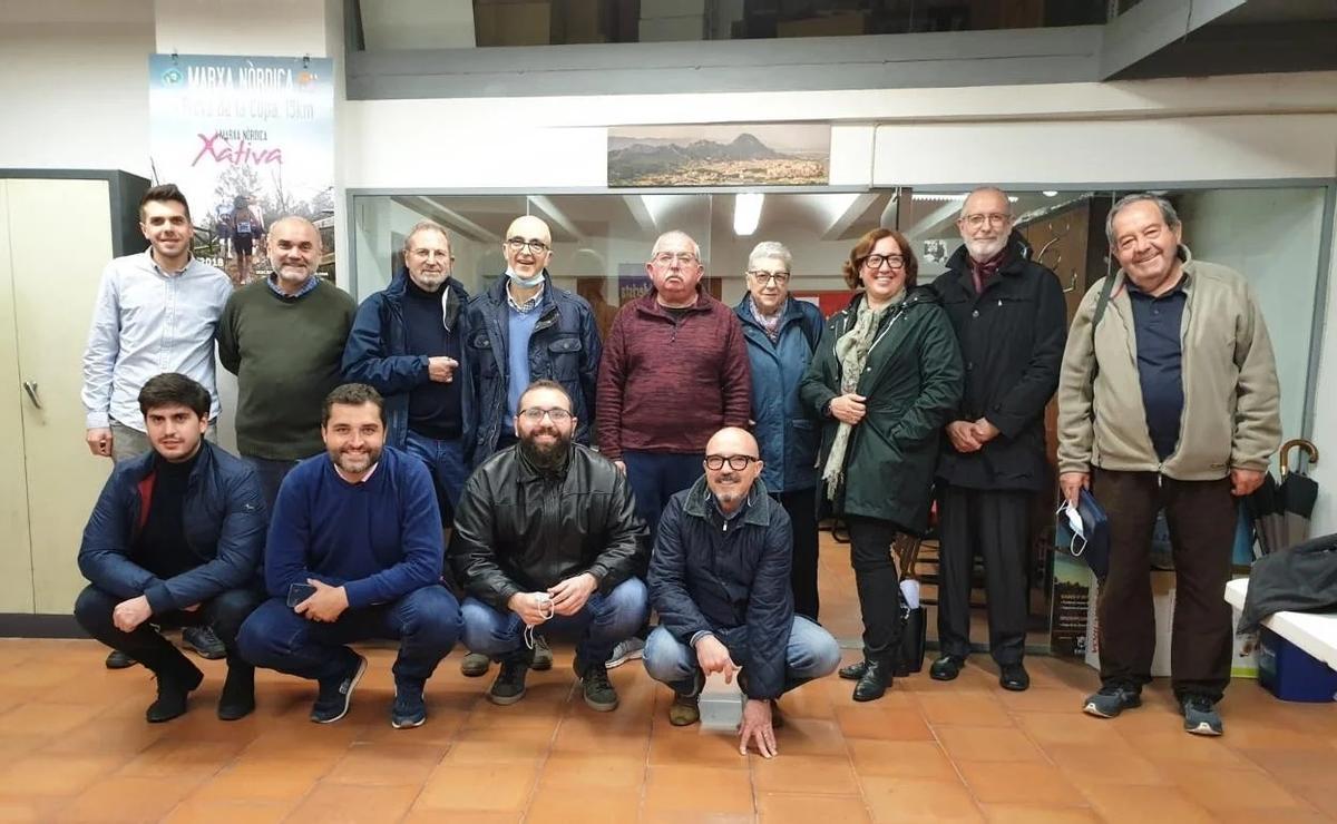 La junta directiva de Amics de la Costera.