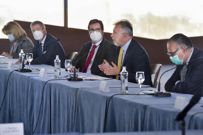 Reunión de la patronal y presidente de Gobierno canario