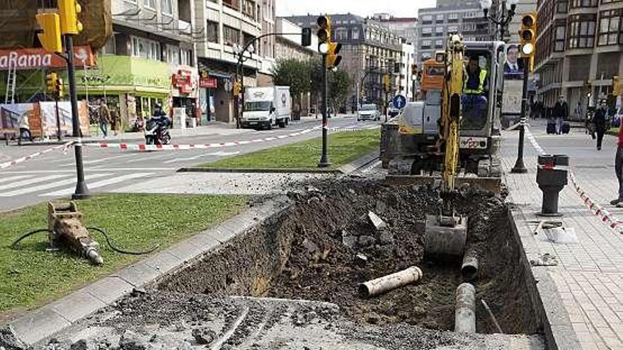 El carril bus de la avenida de la Costa, en obras