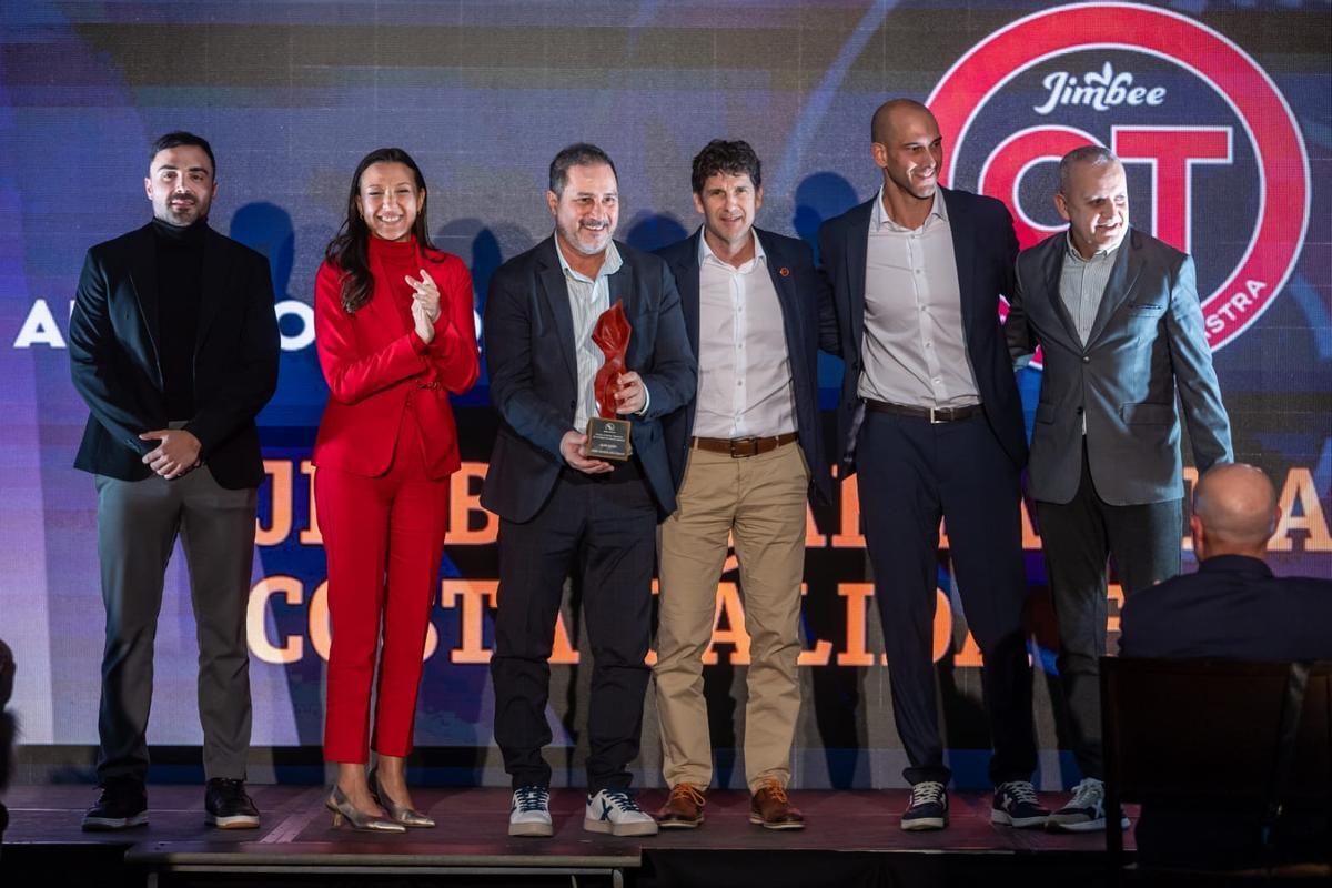 Representación del Jimbee Cartagena, premiado a mejor equipo.