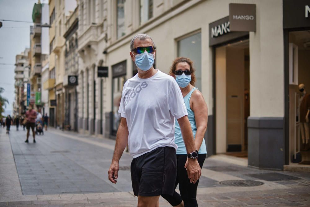 Uso de mascarillas en la calle.