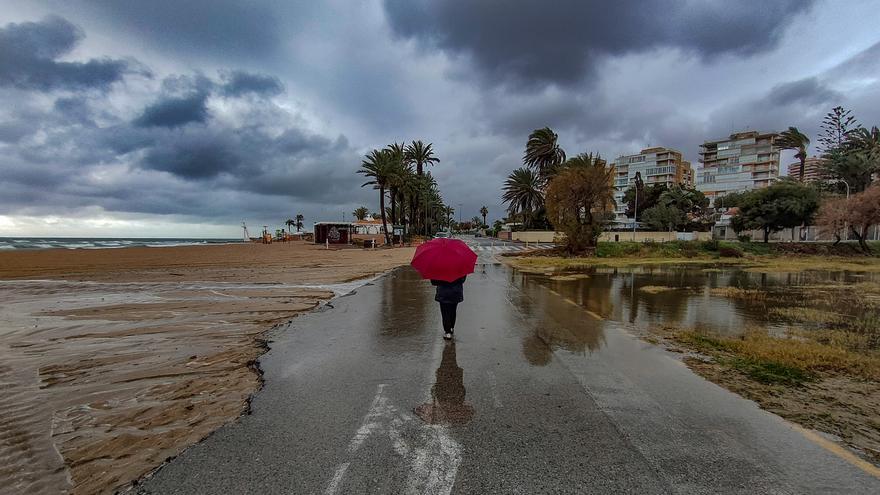 Orihuela exige ante el TSJ restituir el vial que conecta la Dehesa de Campoamor por la costa