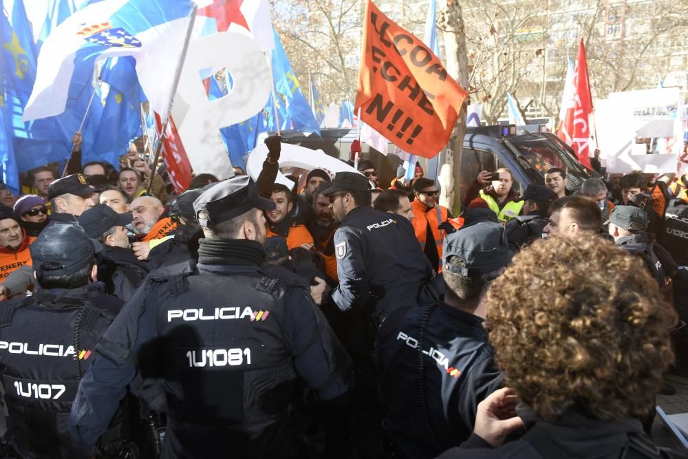 Concentración de trabajadores de Alcoa en Madrid