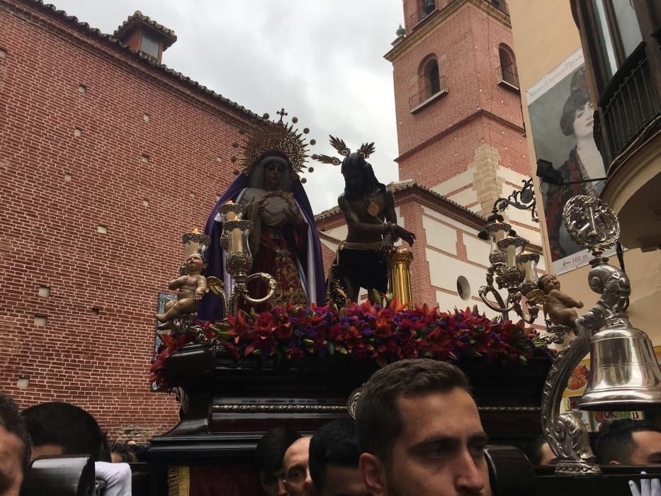 Inicio del traslado de la cofradía de Gitanos,  desde la iglesia de los Mártires.