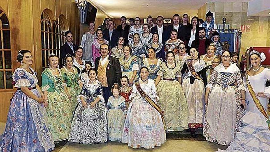 El Casal de Peguera acoge la presentación de las Falleras Mayores de El Toro