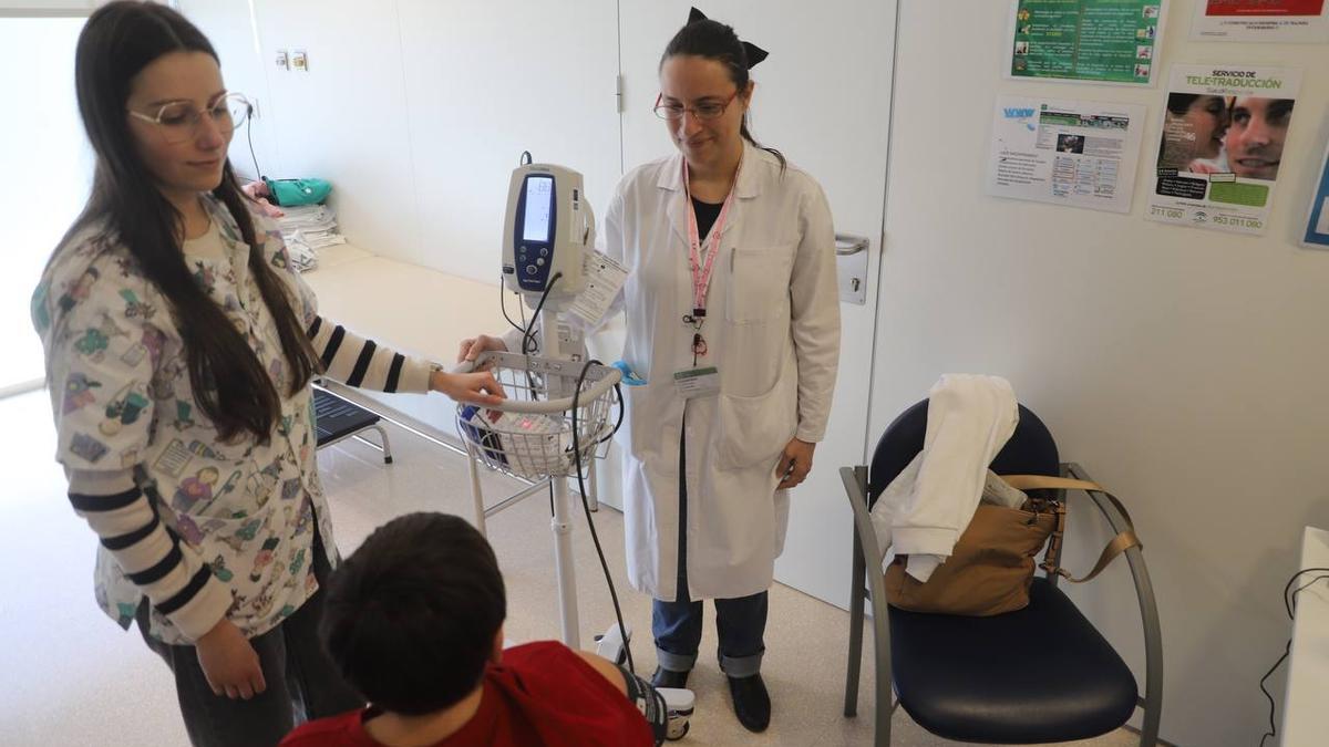 Ana Belén Ariza, especialista en Endocrinología Pediátrica del Hospital Reina Sofía
