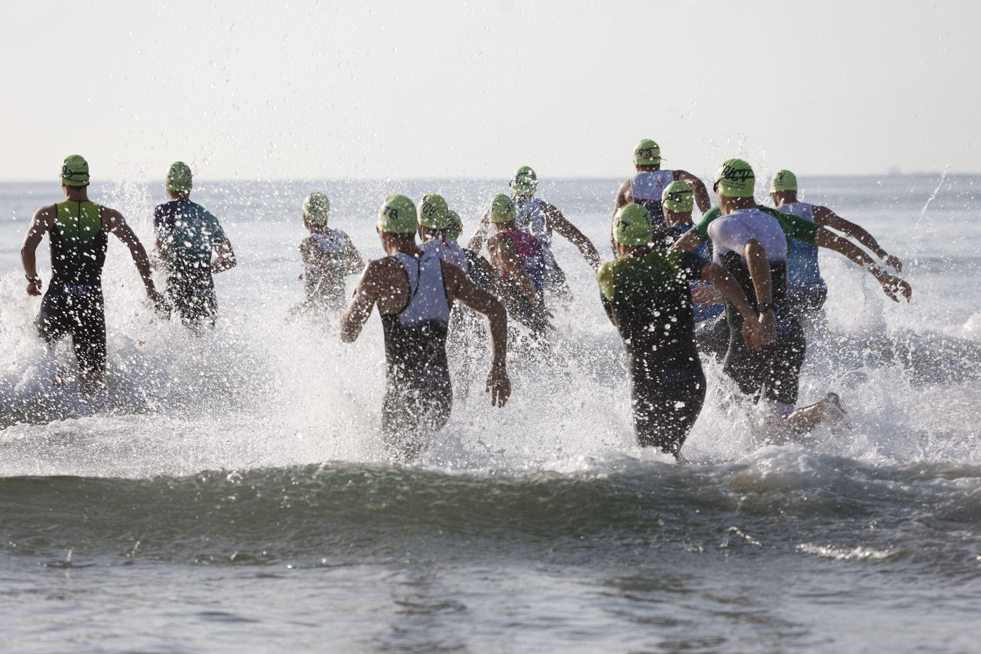 Las mejores imágenes del Mediterránea Triatlón de València