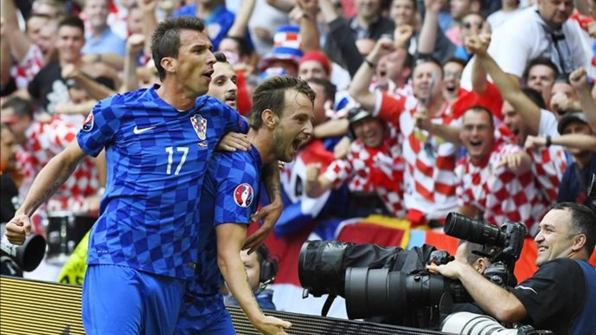 Mandzukic no entra en los planes del FC Barcelona