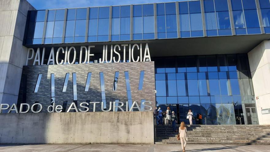 Palacio de Justicia de Gijón, esta mañana.