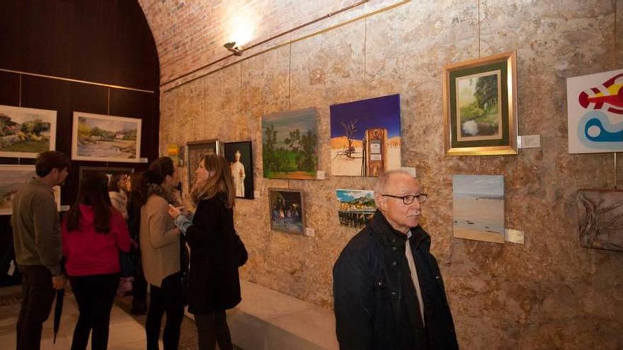 La inauguración de la exposición de la asociación Galbán.