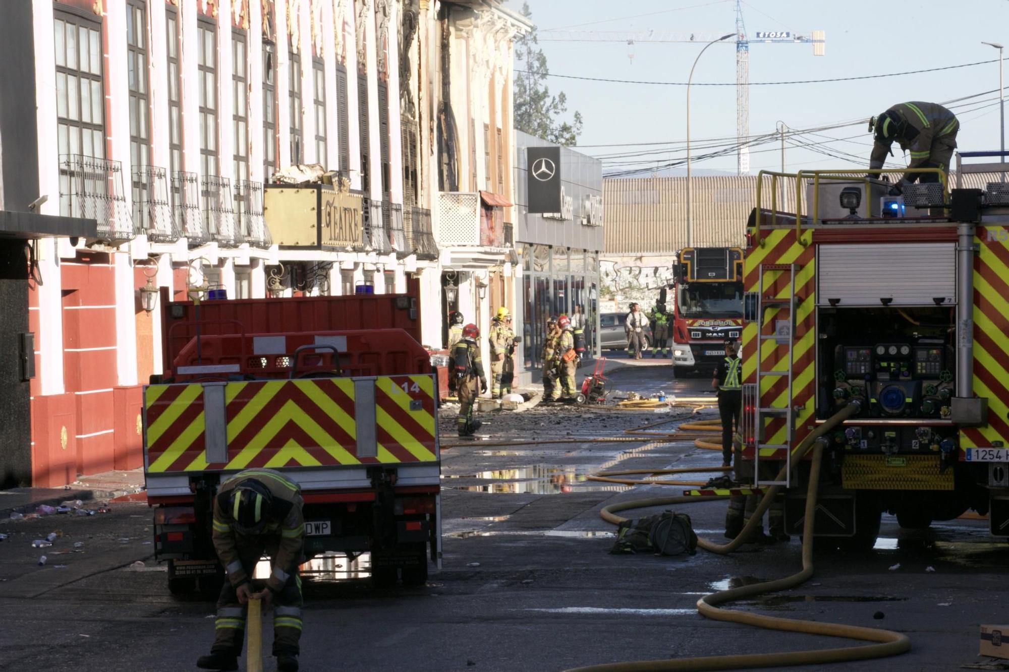 Las imágenes de la zona de ocio de Atalayas tras el incendio en dos discotecas