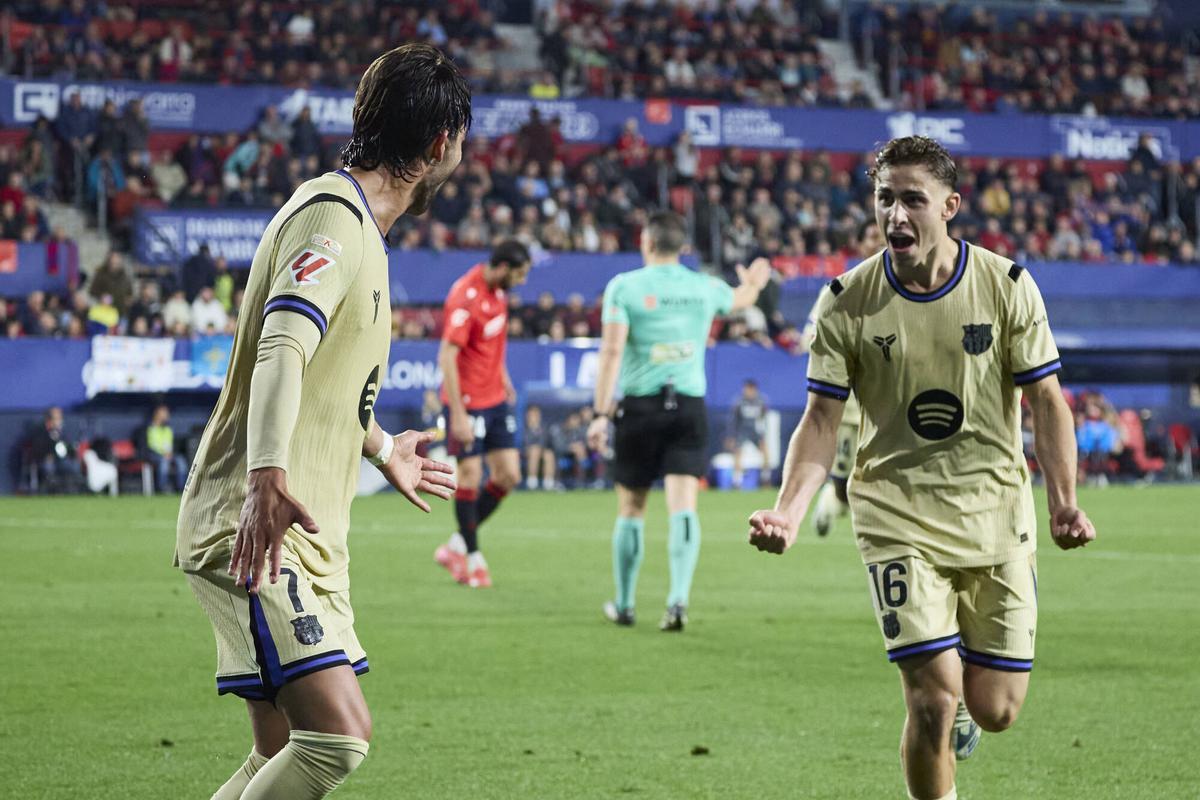 Ferran y Fermín, el autor y el pasador del 0-2 del Barça ante Osasuna en El Sadar.