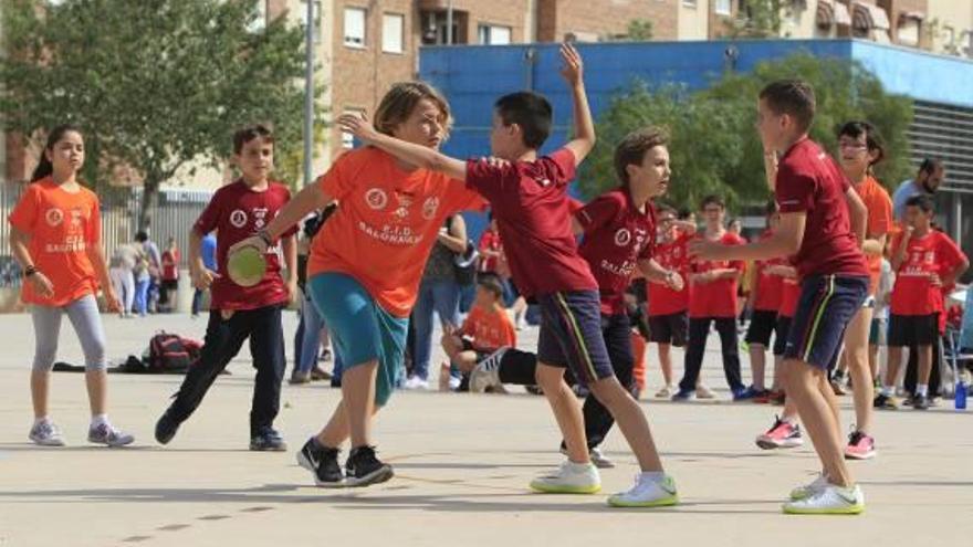 El balonmano escolar celebra su fiesta de clausura