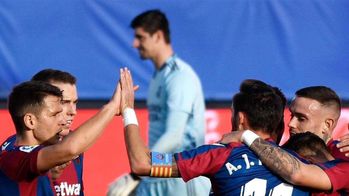El Real Madrid se estrella contra el Levante
