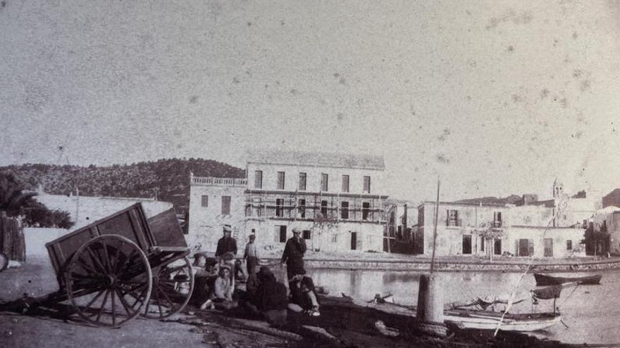 El Hotel Portmany, en obras. | FOTO CEDIDA POR ES NÀUTIC