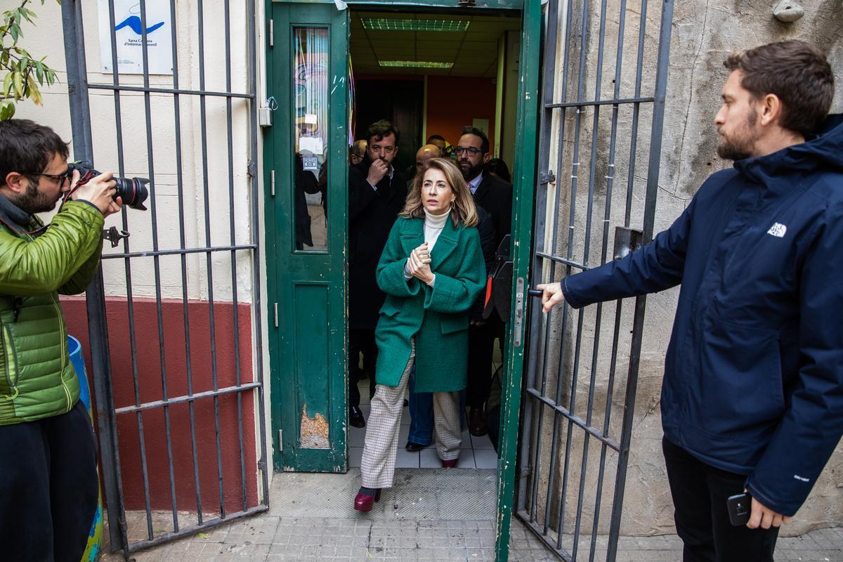 La ministra de Transportes, Raquel Sánchez, en su visita al lugar del accidente de trenes, en la estación de Montcada i Reixac-Manresa