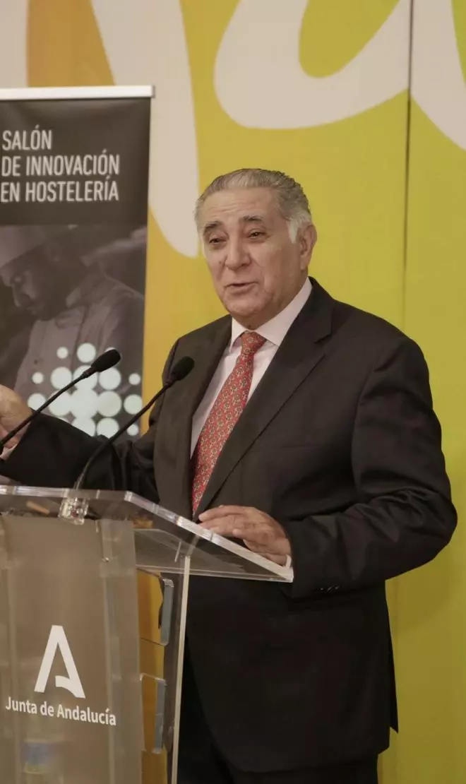 Manuel Villafaina: «Los chiringuitos deben ser tratados igual que el resto de establecimientos»