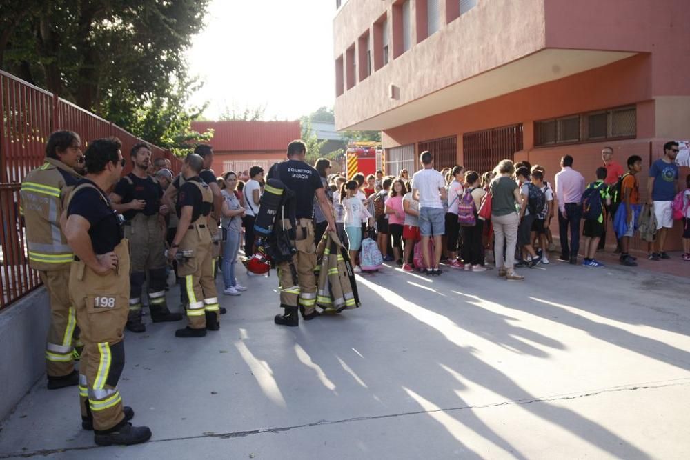 Susto en el colegio de Santa María de Gracia por un incendio en la despensa