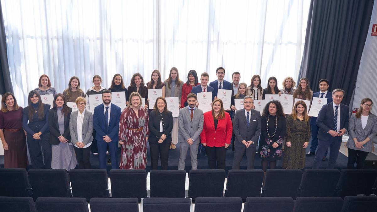 Foto de familia tras el acto.