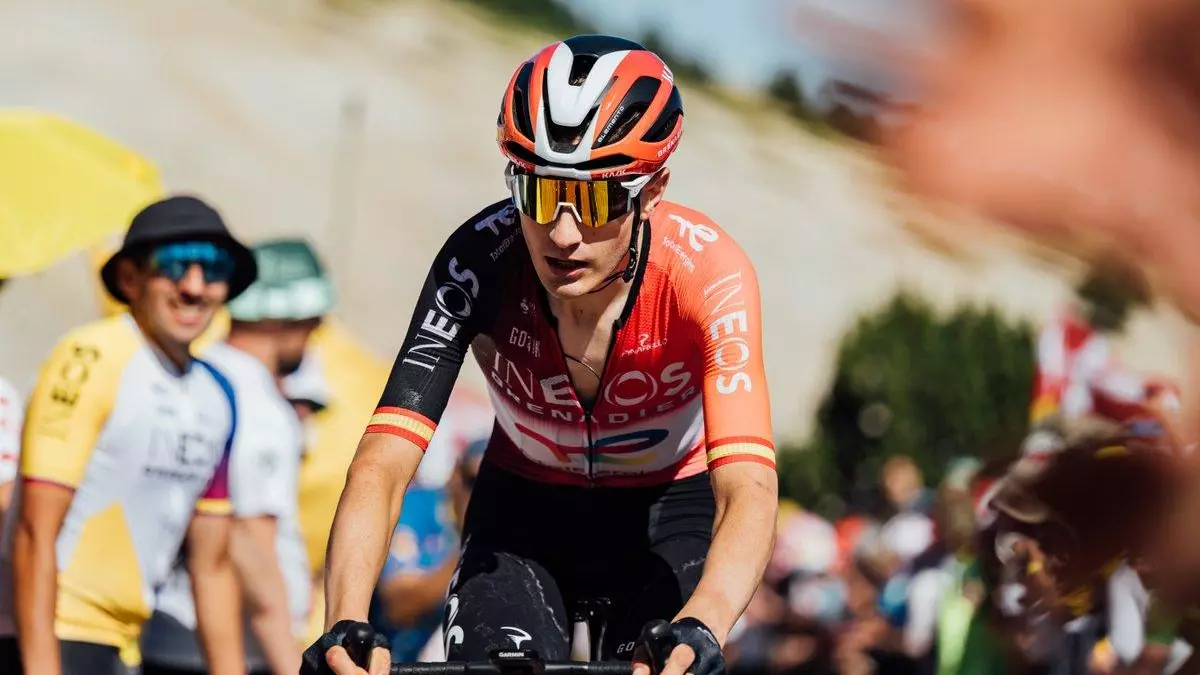 Una fractura de pelvis aparta a Carlos Rodríguez del Tour