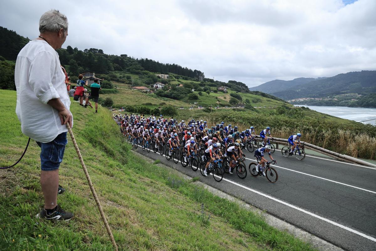 Los ciclistas del Tour, en un momento de la etapa 1.