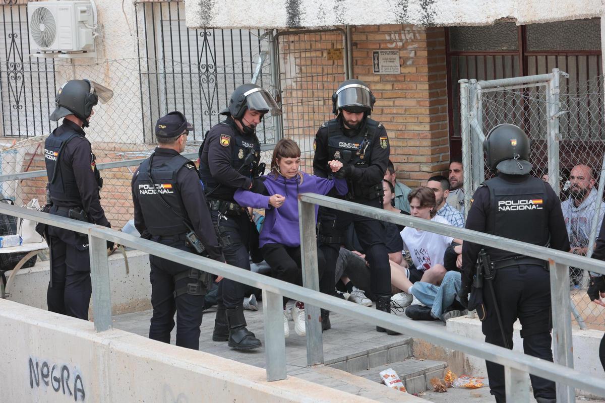 Desahucio en el barrio Juan XXIII de Alicante Desahucio en el barrio Juan XXIII de Alicante